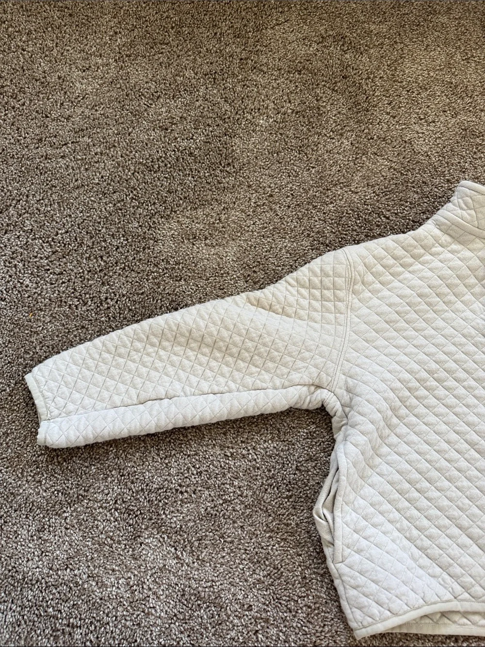 Old Navy Quilted Pullover Sweatshirt in‎ Light Gray